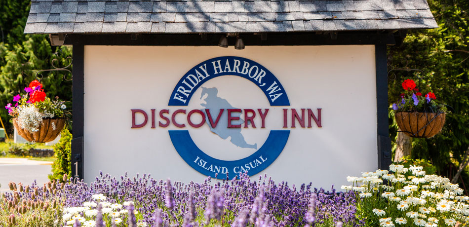 Discovery Inn Sign