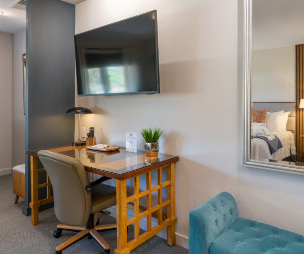 Discovery Inn Rm 28 Deluxe King
